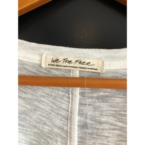 NWOT FREE PEOPLE On My Mind V-Neck Shirt LONG SLEEVE TOP - Picture 6 of 9